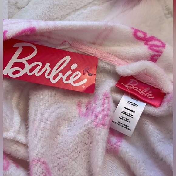 💗 NWT Super Soft Barbie Robe💗 - Picture 11 of 11